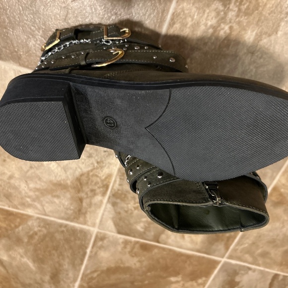 Womens size 9 Boots - Picture 5 of 7